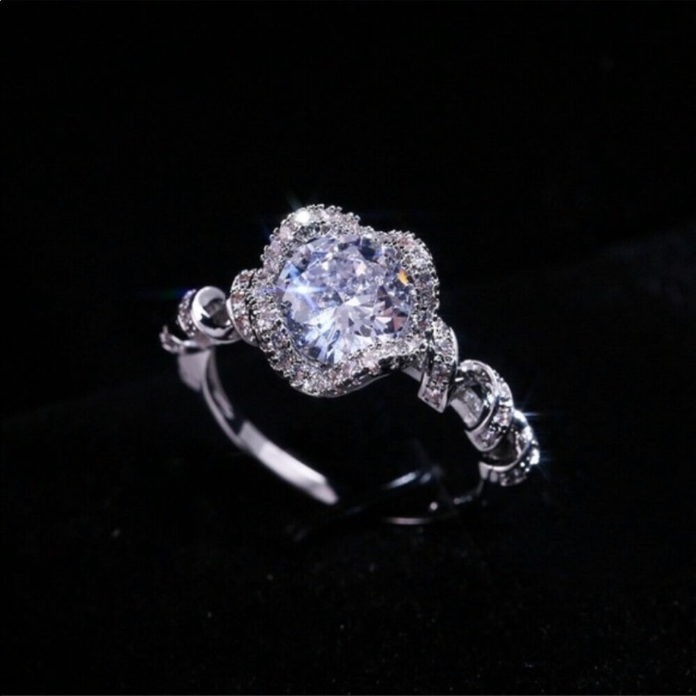 New 925 Sterling Silver White Sapphire Ring - Picture 2 of 5